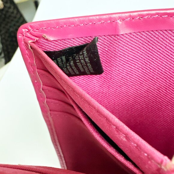 Fossil Pink Heart Leather Bifold Wallet NOS - Picture 10 of 12